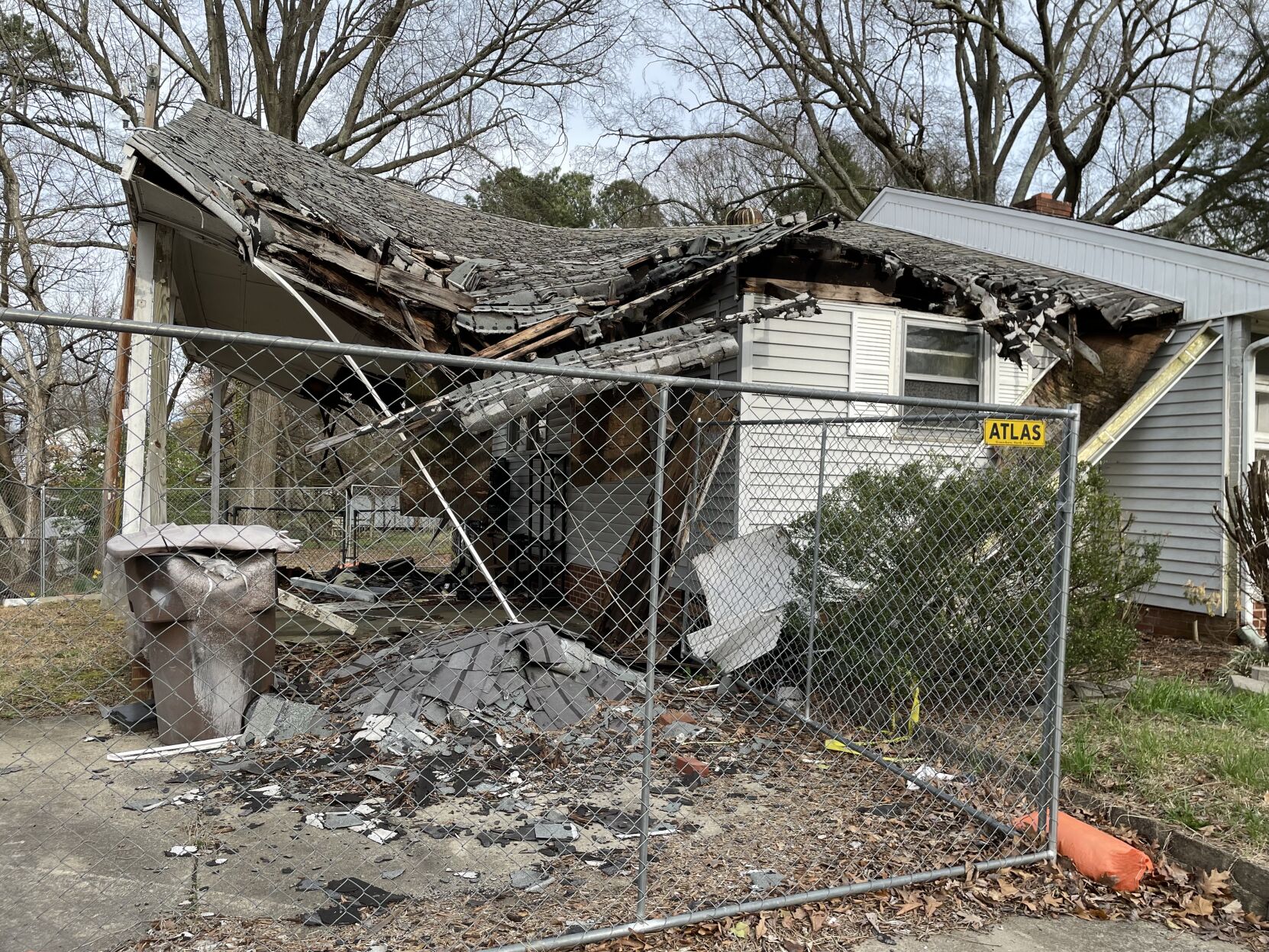 2325 Pinecroft 1.JPG